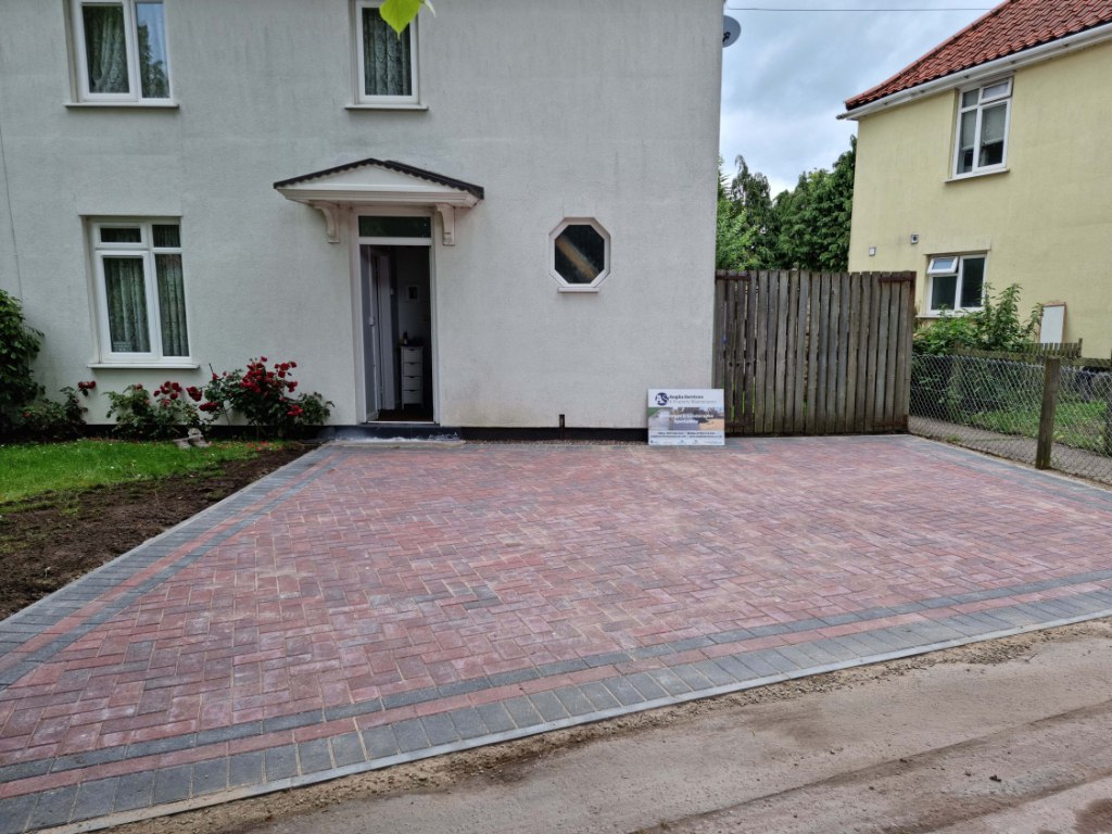 This is a newly installed block paved drive installed by Gillingham Driveways